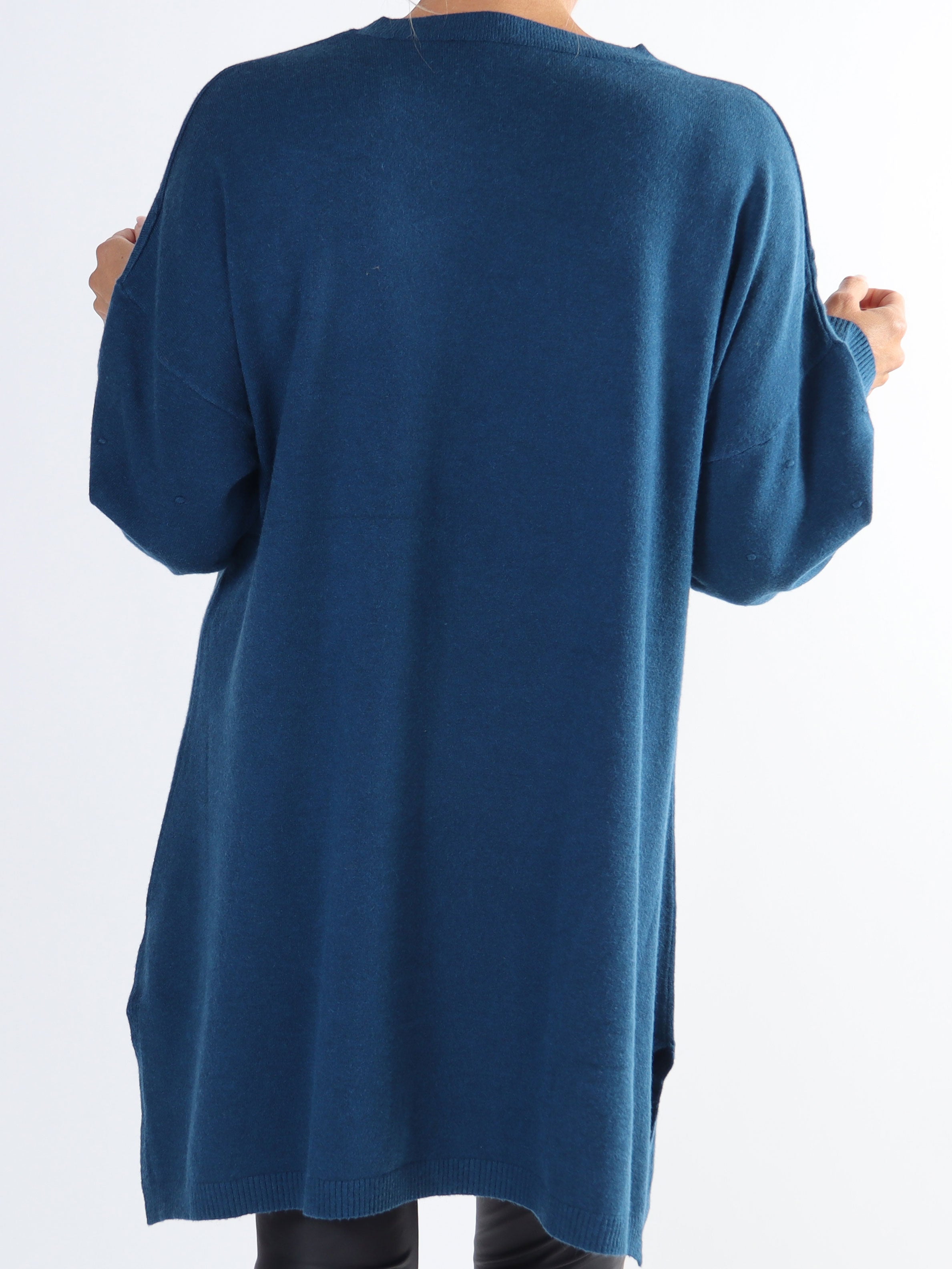 Zina - Plus size strikbluse med prikket detaljer i stoffet